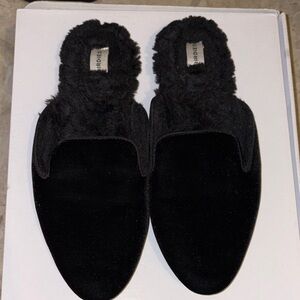 Birdies The Phoebe size 9.5 Black Velvet like Slip-On Faux Fur-Trim Mules